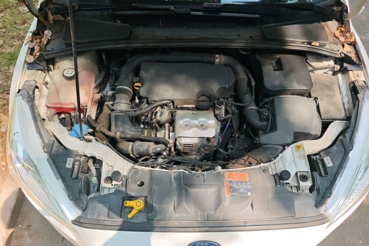 Used Ford Focus 2017 Sedan EcoBoost 125 Automatic Supreme Style SmartDrive Edition Engine Bay