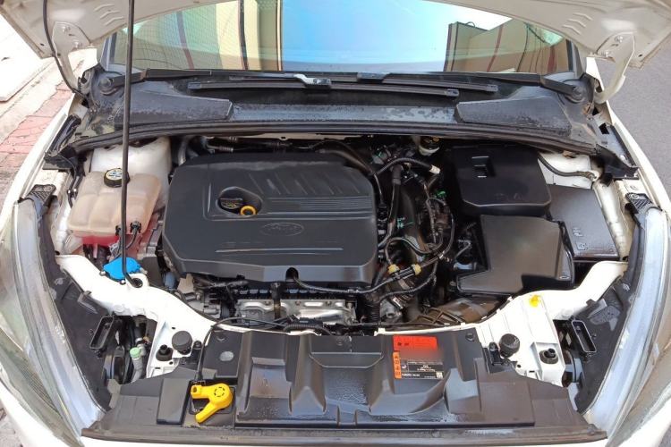 Used Ford Focus 2017 Hatchback EcoBoost 180 Automatic Sport Model Engine Bay