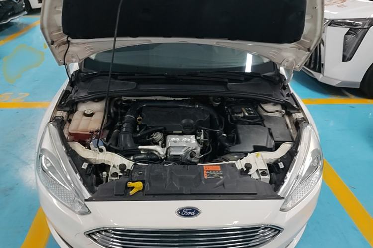 Used Ford Focus 2017 Sedan EcoBoost 125 Automatic Supreme Style SmartDrive Edition Engine Bay