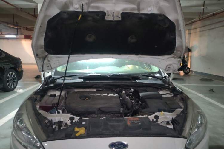 Used Ford Focus 2017 Sedan EcoBoost 180 Automatic Elite Model Engine Bay