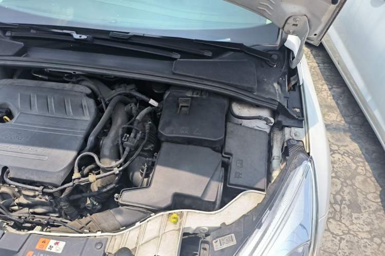 Used Ford Focus 2017 Sedan EcoBoost 180 Automatic Elite Model Engine Bay Left