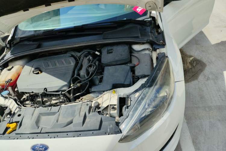 Used Ford Focus 2017 1.5T CTCC White and Black Limited Edition Engine Bay Left