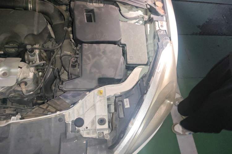 Used Ford Focus 2017 Sedan EcoBoost 125 Automatic Supreme Style SmartDrive Edition Engine Bay Left