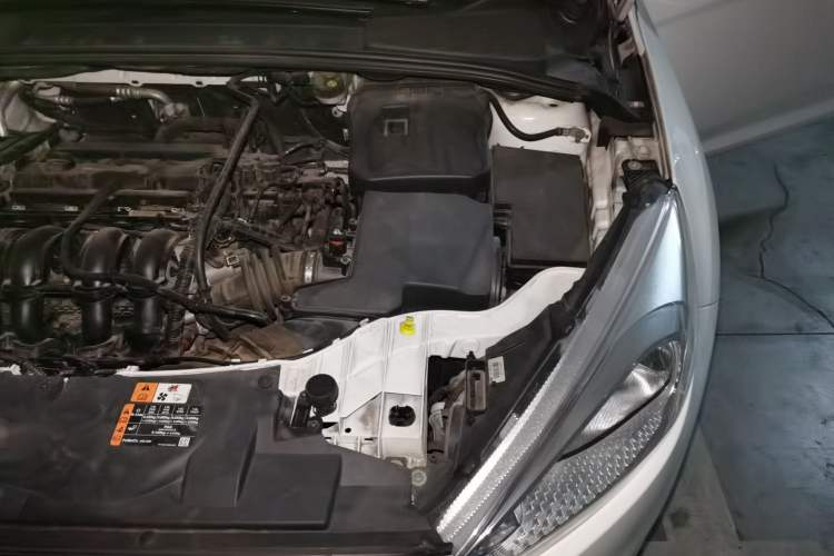 Used Ford Focus 2017 Hatchback 1.6L Automatic Fashion Edition Smart Drive Version Engine Bay Left