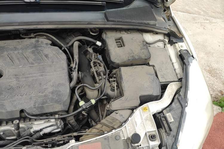 Used Ford Focus 2017 Hatchback EcoBoost 180 Automatic Elite Model Engine Bay Left
