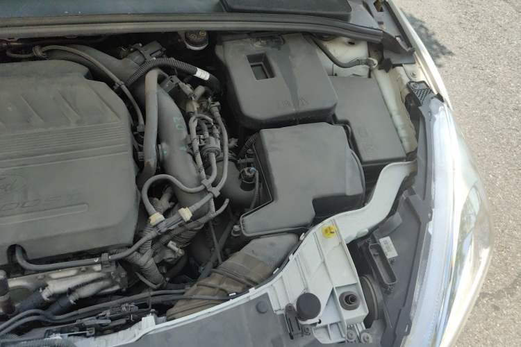 Used Ford Focus 2017 Hatchback EcoBoost 180 Automatic Elite Model Engine Bay Left