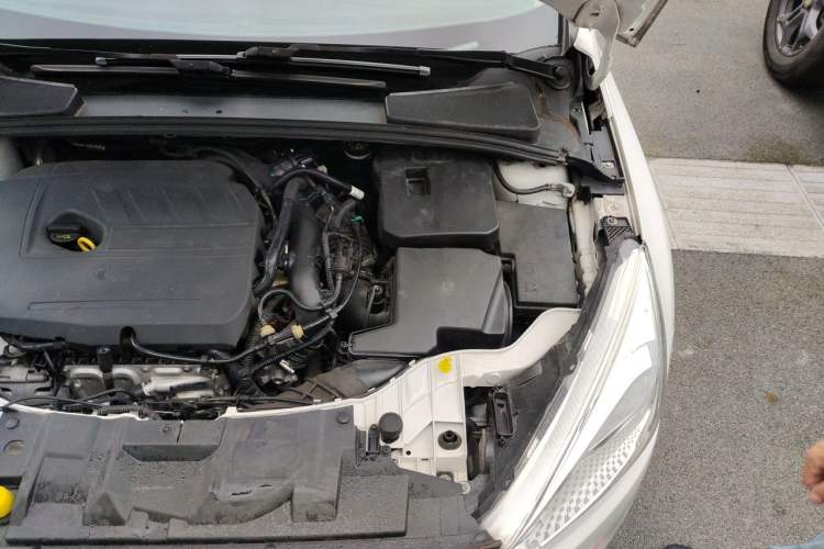 Used Ford Focus 2017 Sedan EcoBoost 180 Automatic Elite Model Engine Bay Left