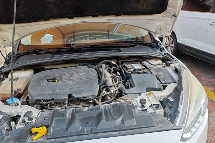 Used Ford Focus 2017 1.5T CTCC White and Black Limited Edition Engine Bay Left