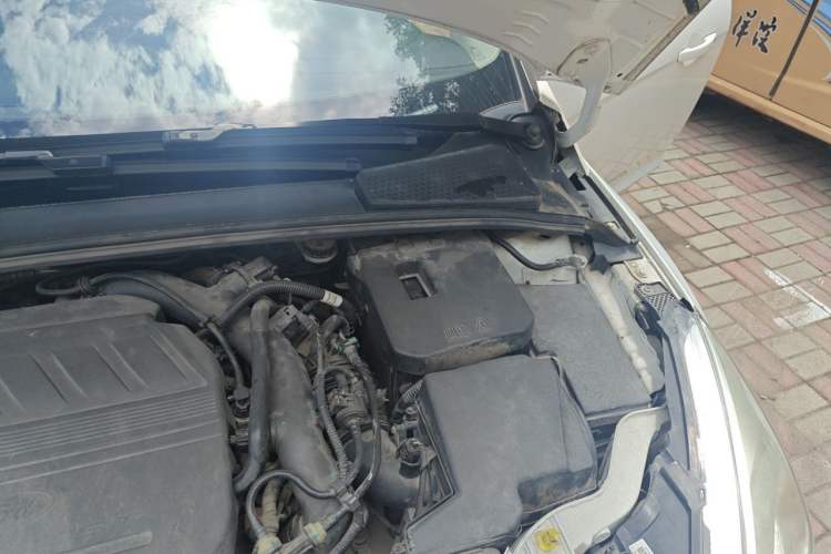 Used Ford Focus 2017 1.5T CTCC White and Black Limited Edition Engine Bay Left