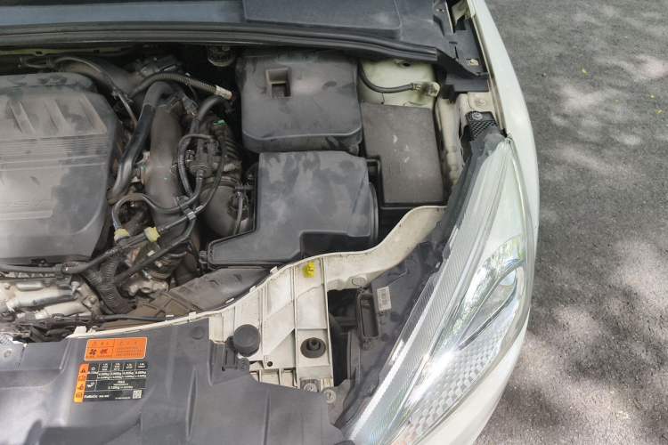 Used Ford Focus 2017 Sedan EcoBoost 180 Automatic Elite Model Engine Bay Left