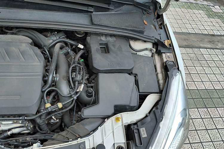 Used Ford Focus 2017 Sedan EcoBoost 180 Automatic Elite Model Engine Bay Left