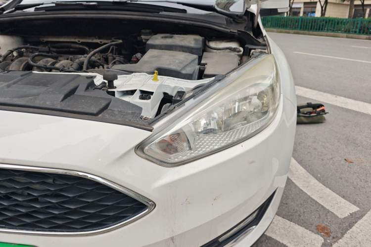 Used Ford Focus 2017 Hatchback 1.6L Automatic Fashion Edition Smart Drive Version Engine Bay Left