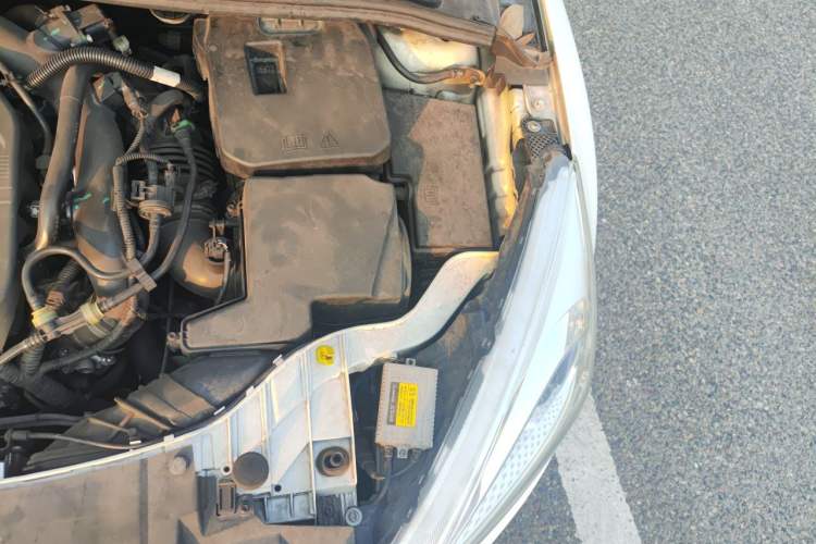 Used Ford Focus 2017 1.5T CTCC White and Black Limited Edition Engine Bay Left