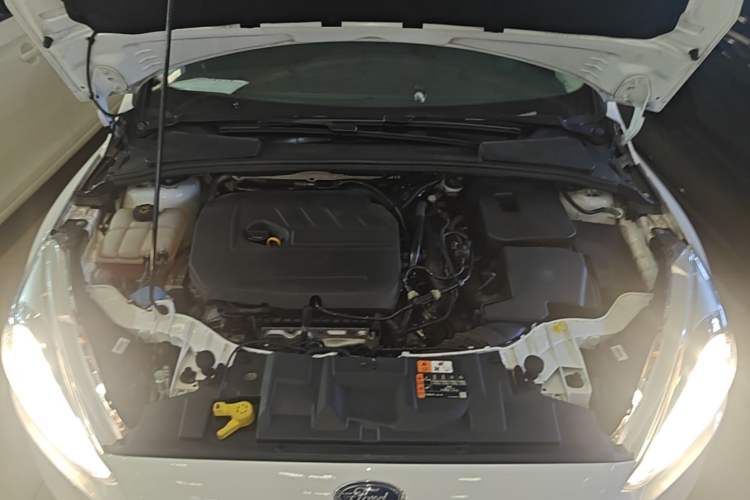 Used Ford Focus 2017 1.5T CTCC White and Black Limited Edition Engine Bay