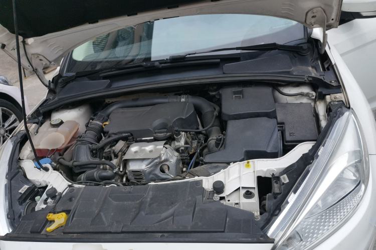 Used Ford Focus 2017 Sedan EcoBoost 125 Automatic Supreme Style SmartDrive Edition Engine Bay