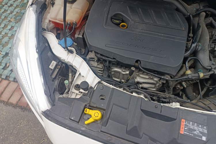 Used Ford Focus 2017 Sedan EcoBoost 180 Automatic Elite Model Engine Bay Right