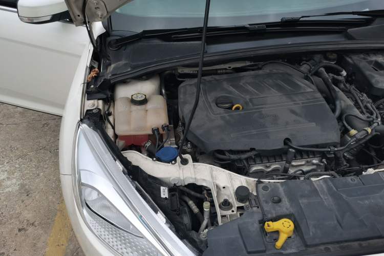 Used Ford Focus 2017 Sedan EcoBoost 180 Automatic Elite Model Engine Bay Right