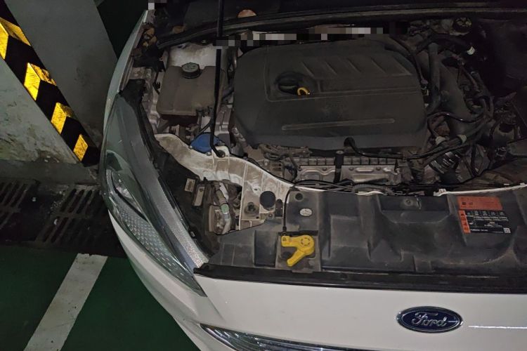 Used Ford Focus 2017 Sedan EcoBoost 180 Automatic Elite Model Engine Bay Right
