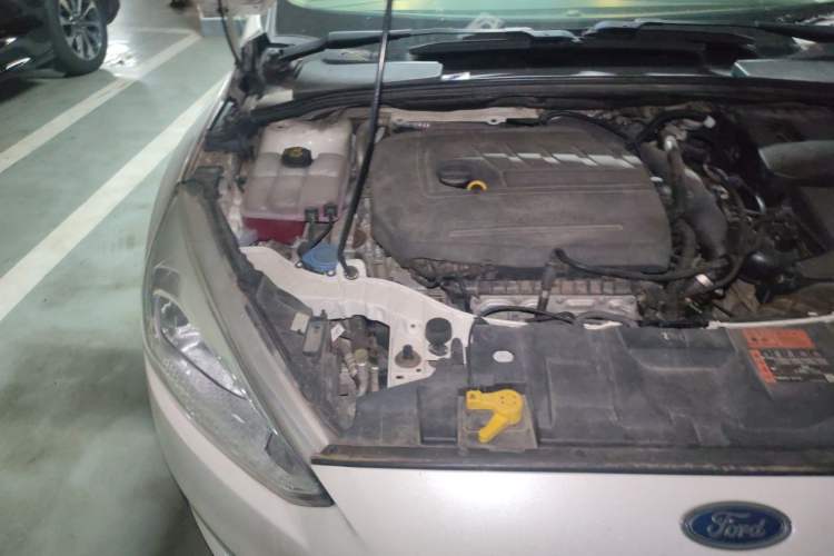 Used Ford Focus 2017 Sedan EcoBoost 180 Automatic Elite Model Engine Bay Right