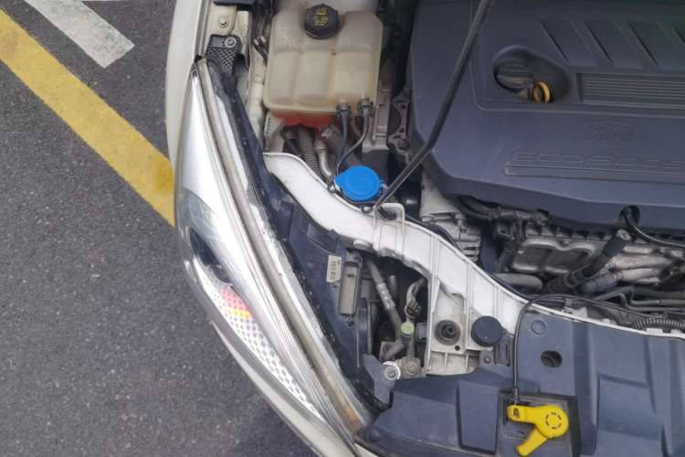 Used Ford Focus 2017 Hatchback EcoBoost 180 Automatic Elite Model Engine Bay Right
