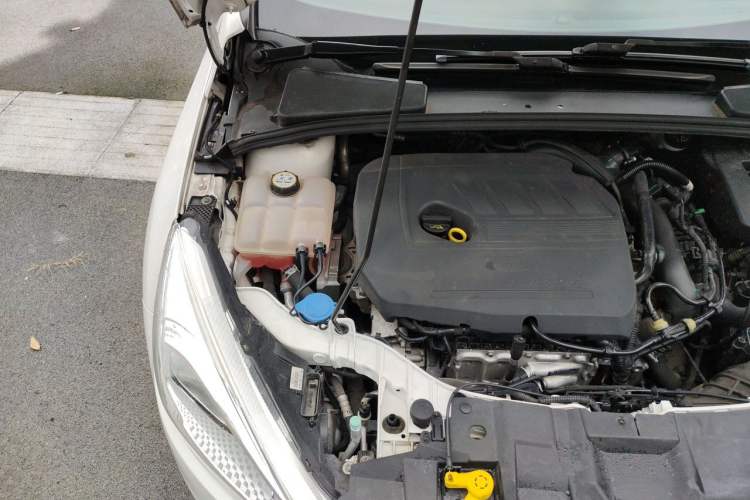 Used Ford Focus 2017 Sedan EcoBoost 180 Automatic Elite Model Engine Bay Right
