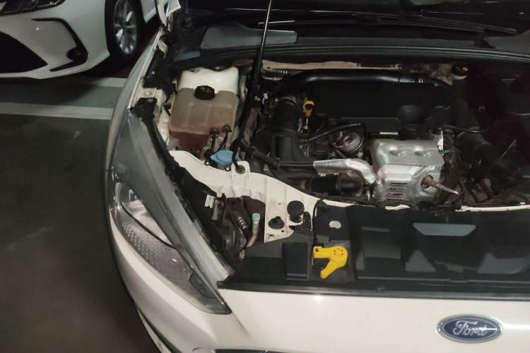 Used Ford Focus 2017 Sedan EcoBoost 125 Automatic Supreme Style SmartDrive Edition Engine Bay Right