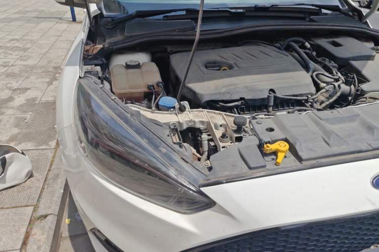 Used Ford Focus 2017 Hatchback EcoBoost 180 Automatic Elite Model Engine Bay Right