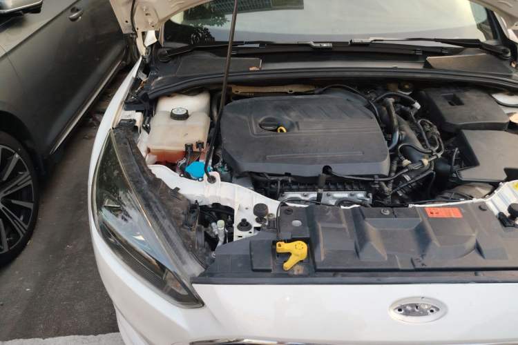 Used Ford Focus 2017 Hatchback EcoBoost 180 Automatic Sport Model Engine Bay Right