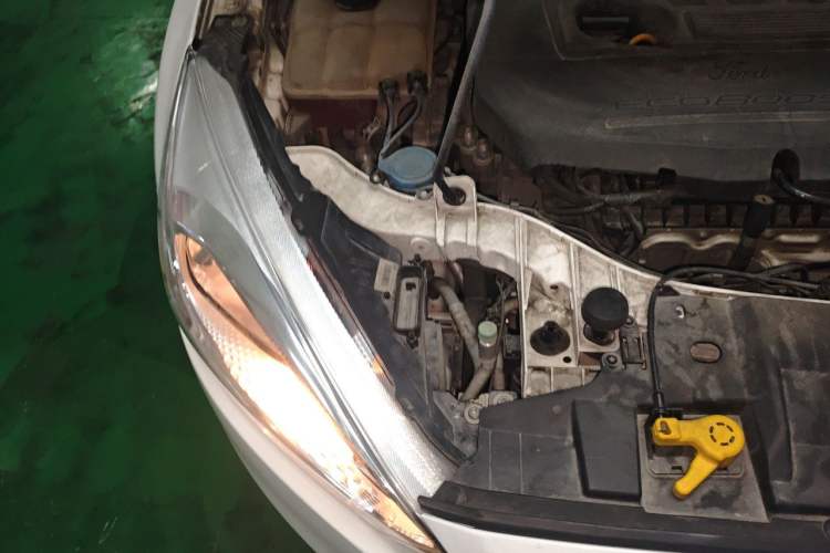 Used Ford Focus 2017 1.5T CTCC White and Black Limited Edition Engine Bay Right