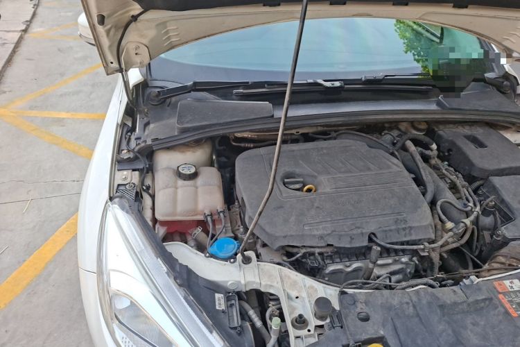 Used Ford Focus 2017 Sedan EcoBoost 180 Automatic Elite Model Engine Bay Right
