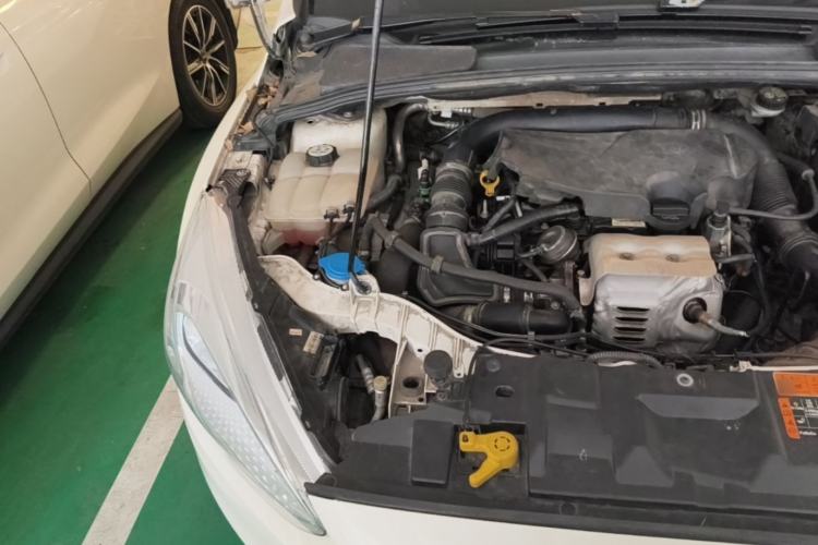 Used Ford Focus 2017 Sedan EcoBoost 125 Automatic Supreme Style SmartDrive Edition Engine Bay Right