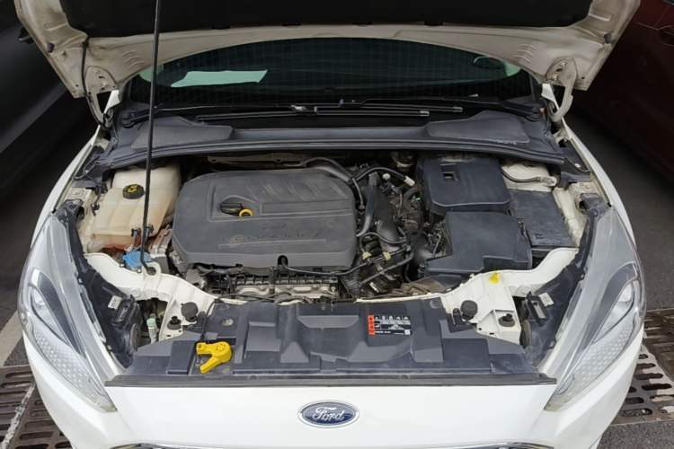 Used Ford Focus 2017 Sedan EcoBoost 180 Automatic Elite Model Engine Bay