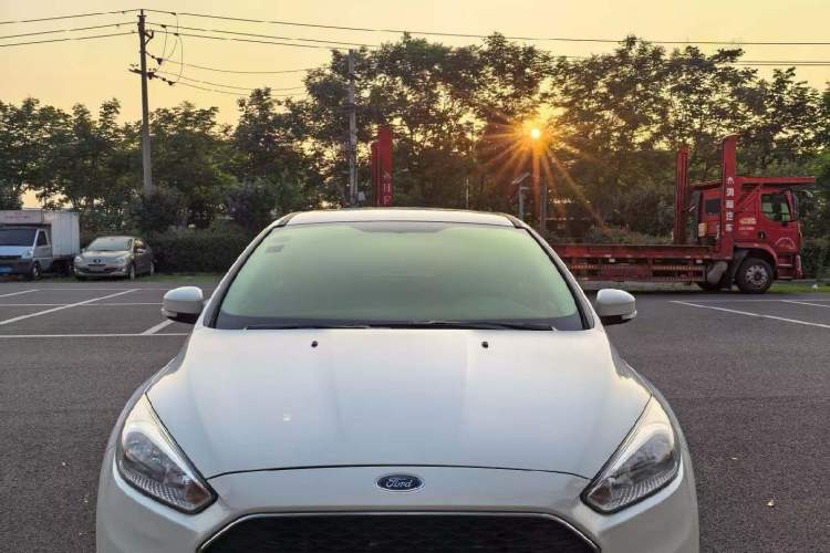 Used Ford Focus 2017 Hatchback 1.6L Automatic Comfort Plus SmartDrive Edition Exterior 1