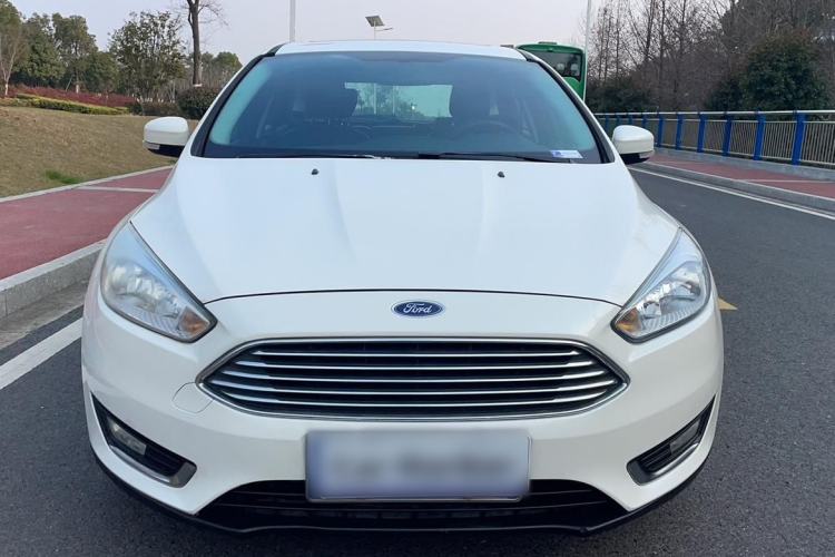 Used Ford Focus 2017 Hatchback EcoBoost 125 Automatic - Ultra-Powerful Style Edition with Smart Drive Features Exterior 1