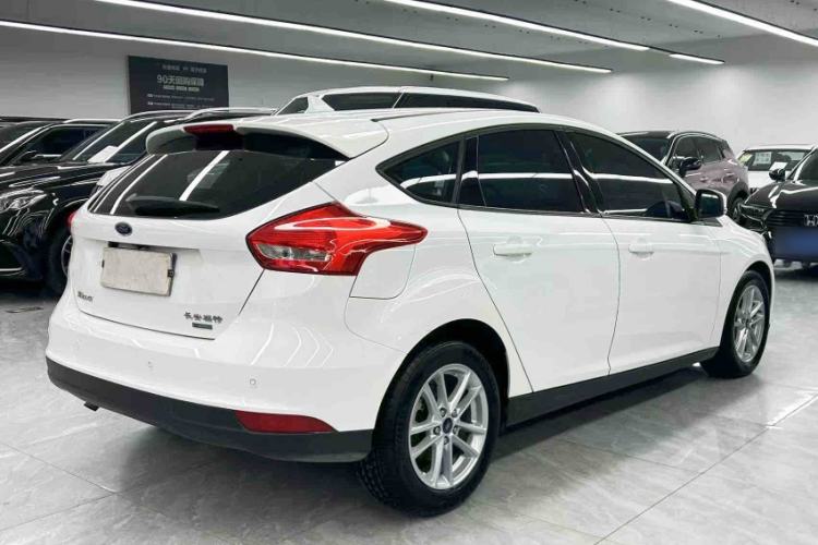 Used Ford Focus 2017 Hatchback EcoBoost 125 Automatic - Ultra-Powerful Style Edition with Smart Drive Features Exterior 1