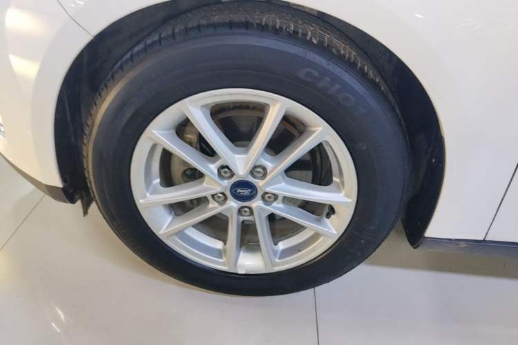 Used Ford Focus 2017 Sedan 1.6L Automatic Fashion Edition Smart Drive Version Exterior 1