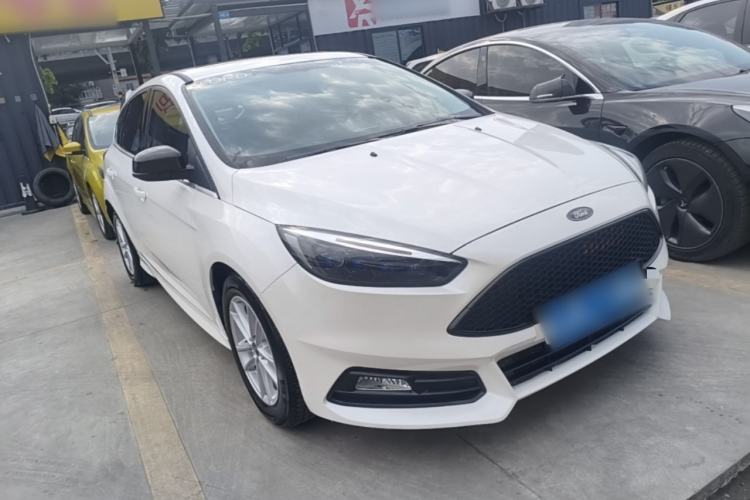 Used Ford Focus 2017 Hatchback EcoBoost 180 Automatic Elite Model Exterior 1