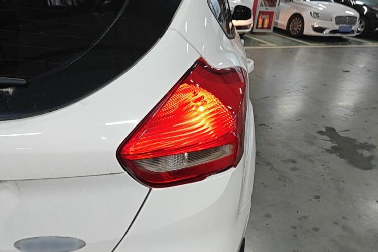 Used Ford Focus 2017 Hatchback 1.6L Automatic Fashion Edition Smart Drive Version Exterior 1