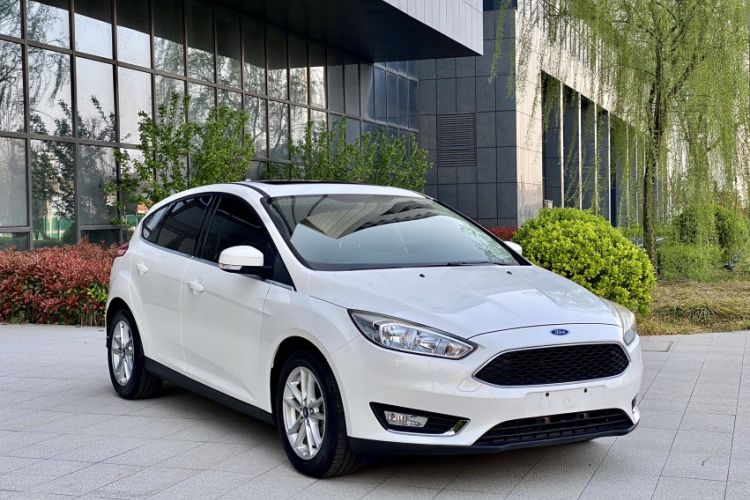 Used Ford Focus 2017 Hatchback EcoBoost 180 Automatic Elite Model Exterior 1