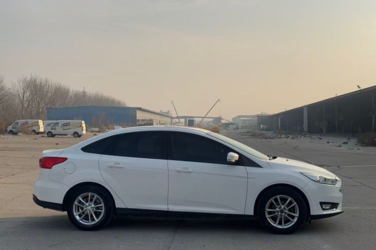 Used Ford Focus 2017 Sedan 1.6L Automatic Fashion Edition Smart Drive Version Exterior 1