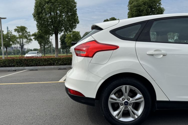 Used Ford Focus 2017 Hatchback 1.6L Automatic Comfort Plus SmartDrive Edition Exterior 12