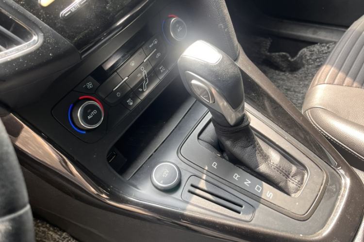 Used Ford Focus 2017 Sedan 1.6L Automatic Fashion Edition Smart Drive Version Exterior 13