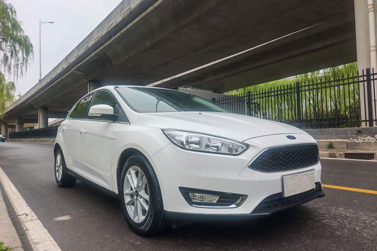 Used Ford Focus 2017 Hatchback EcoBoost 180 Automatic Elite Model Exterior 2
