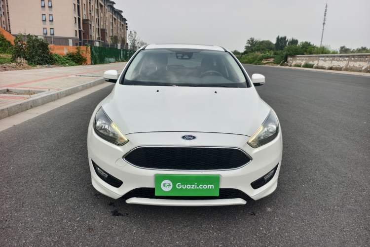 Used Ford Focus 2017 Hatchback EcoBoost 180 Automatic Sport Model Exterior 2