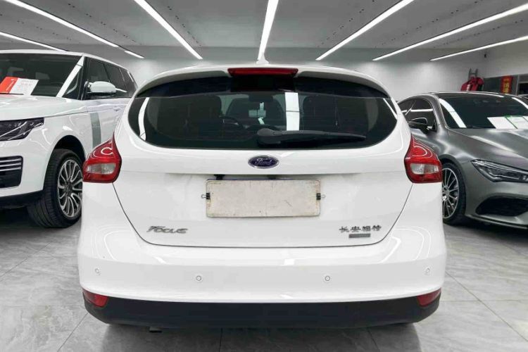 Used Ford Focus 2017 Hatchback EcoBoost 125 Automatic - Ultra-Powerful Style Edition with Smart Drive Features Exterior 2