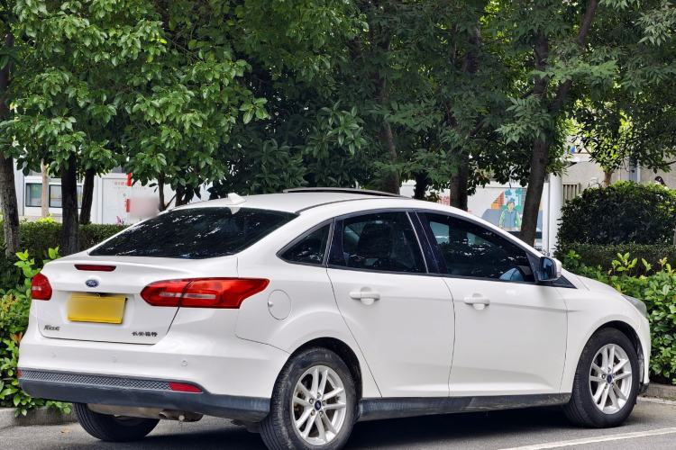 Used Ford Focus 2017 Sedan 1.6L Automatic Fashion Edition Smart Drive Version Exterior 2