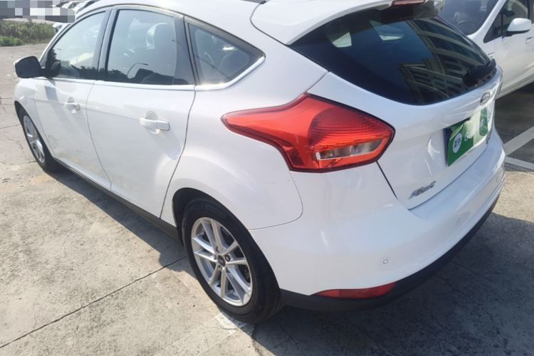 Used Ford Focus 2017 Hatchback EcoBoost 180 Automatic Elite Model Exterior 2