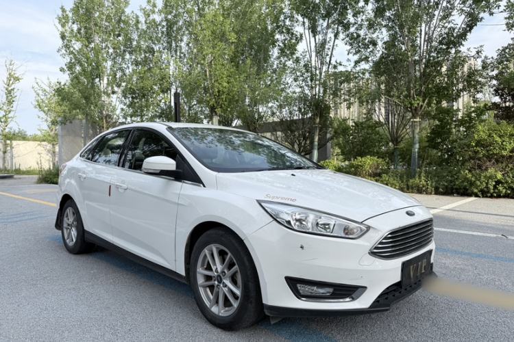 Used Ford Focus 2017 Sedan EcoBoost 180 Automatic Elite Model Exterior 2