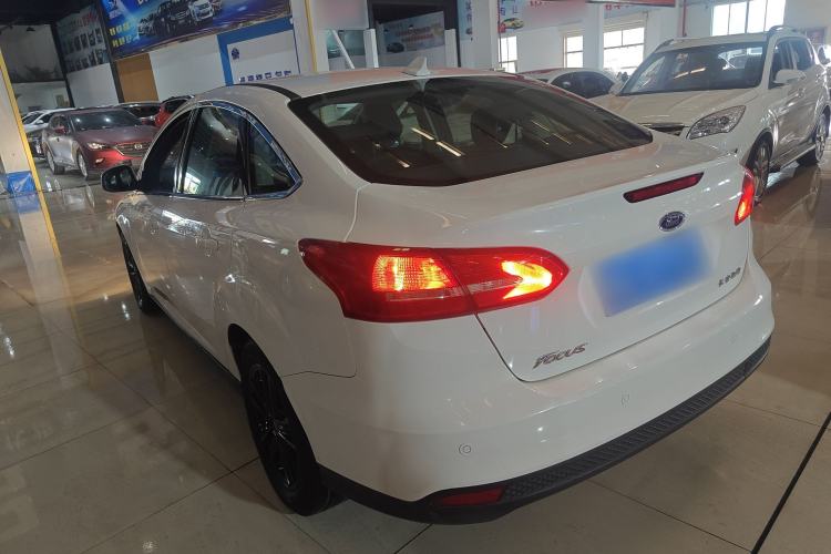 Used Ford Focus 2017 Sedan 1.6L Automatic Fashion Edition Smart Drive Version Exterior 2