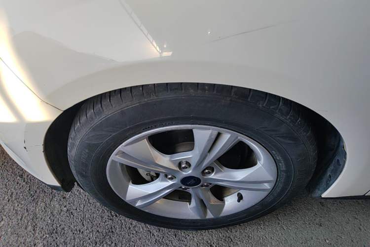 Used Ford Focus 2017 Hatchback 1.6L Automatic Comfort Plus SmartDrive Edition Exterior 2